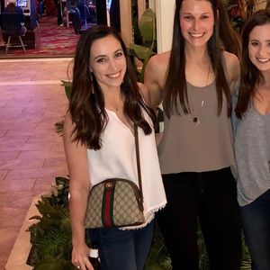 Meet your Posher, Dana